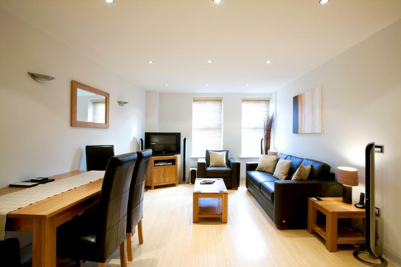 2 Bed 2 Bath At Pelican Hse In Newbury - Free Secure, Allocated Parking Esterno foto