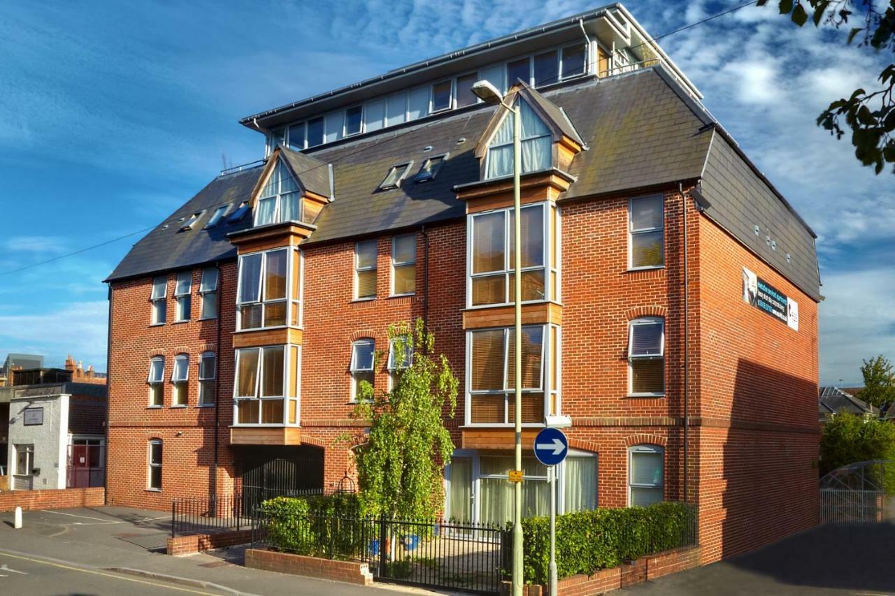 2 Bed 2 Bath At Pelican Hse In Newbury - Free Secure, Allocated Parking Esterno foto